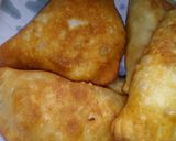 Foto del paso 4 de la receta: Empanadas caseras fritas de choclo, cebolla y queso