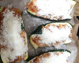 Foto del paso 5 de la receta: Calabacín relleno de bacalao con tomate
