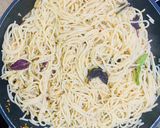 A picture of step 3 of Aglio olio pasta.