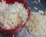 A picture of step 4 of Cheesy shami kabab rolls.