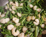 Foto del paso 1 de la receta: Espárragos verdes con gambas al pilpil!!