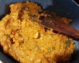 A picture of step 3 of Veg Cheese Frankie.