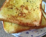 Gambar langkah 4 resipi Garlic Bread.