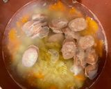 Foto langkah ke 3 dari resep Sup Makaroni Sosis.