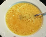 Foto del paso 3 de la receta: Tortilla de Champiñones con Langostinos