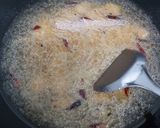 Gambar langkah 3 resipi Sizzling Yee Mee.