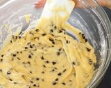 A picture of step 3 of Crispy mini chocolate chip cookies.