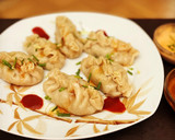 Foto del paso 7 de la receta: Gyozas caseras mixtas con mahonesa de soja, mahonesa de siracha y chili dulce