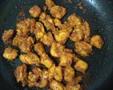 A picture of step 2 of Chicken Tikka Pizza.