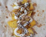Foto langkah ke 5 dari resep Healthy Mango Wrap.