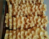 Foto langkah ke 5 dari resep Kembang Goyang / Loyang (Resep Mudah dan Simpel).