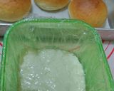 Foto langkah ke 4 dari resep Korean Cream Cheese Garlic Bread.