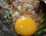Foto langkah ke 7 dari resep Seblak Mie Baso Telur.
