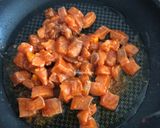 Foto langkah ke 3 dari resep Coconut sweet chili Salmon Salad#dietmenu.