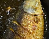 Gambar langkah 2 resipi 26:9:26 - Kepala ikan susu goreng.