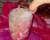 Foto langkah ke 4 dari resep Es Teh Sirup.