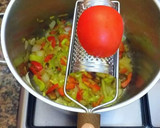 Foto del paso 4 de la receta: Cuartos traseros de pollo con puerros, zanahorias al azafrán