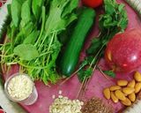A picture of step 1 of Spinach Oats Nutty Smoothie.