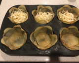 Foto del paso 11 de la receta: Tacitas de papa con huevo y queso