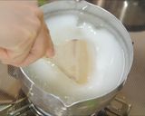 A picture of step 3 of Kanten Wagashi:"Sakura".