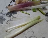 Foto del paso 4 de la receta: Cebolla de verdeo con papines y huevo