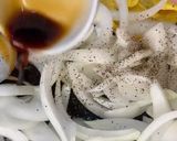 A picture of step 4 of Egg and Onion Stir-Fry.