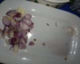 Foto langkah ke 1 dari resep Cumi Kuah Daun Ginseng Jawa.