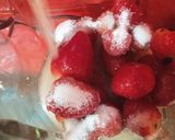 صورة لخطوة 2 من وصفة موخيتو الفراولة🍓Strawberry Mojito