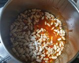 Foto del paso 3 de la receta: Alubias con salmón y almejas