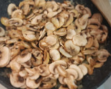 Foto del paso 2 de la receta: Ñoquis en salsa de champiñones al toque de mostaza al estragón