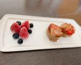 Hình bước làm 2 của món Strawberry banana baked oatmeal - ăn dặm