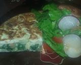Foto del paso 9 de la receta: Tortilla de papas y acelga con ensalada de la huerta