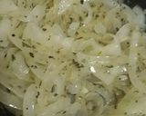 Foto del paso 1 de la receta: Empanaditas de Cebolla y queso Integrales 😍