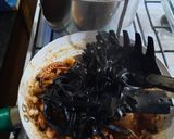 Foto del paso 5 de la receta: Fideos negros de Pascua con mejillones, camarones y pulpitos
