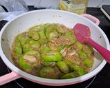 Foto langkah ke 3 dari resep Tumis Oyong Udang Rebon.