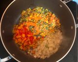 Foto del paso 3 de la receta: Guiso de piernas de pollo