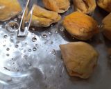 Foto del paso 1 de la receta: Mote con huesillos con chancaca y caramelo