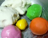 उकडीचे जास्वंद मोदक (Ukadiche Jaswand Modak Recipe In Marathi) रेसिपी स्टेप 3 फोटो 