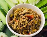 รูปขั้นตอนการทำที่ 1 ของ ข้าวคลุกน้ำพริกมะเขือพวง