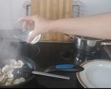 Foto del paso 2 de la receta: Almejas en salsa con mariscada