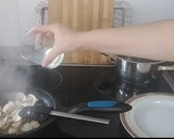Foto del paso 2 de la receta: Almejas en salsa con mariscada