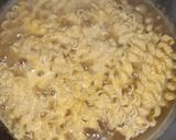 A picture of step 1 of Glass Cheesy maggi.