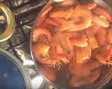 A picture of step 5 of Camarones a la Diabla.