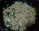 Foto langkah ke 5 dari resep Nasi goreng spesial ikan asin.