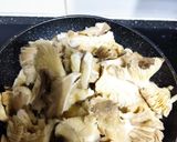 Foto del paso 2 de la receta: Puré de coliflor y parmesano + setas + pollo