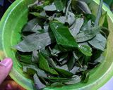 Foto langkah ke 1 dari resep Tumis Daun Singkong Rebon.