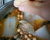 Foto del paso 7 de la receta: Garbanzos con espinacas, bacalao y extra de majado