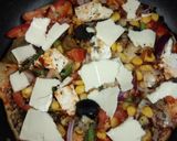 A picture of step 5 of Cheesy paneer pizza.