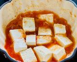 Hình bước làm 2 của món Đậu phụ trắng kho cà chua