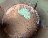 A picture of step 2 of Kitkat thandai Shake.